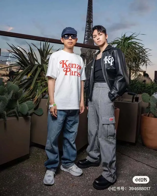 KENZO PARIS 2023 Spring and Summer Fashion Show Letter Men's and Women's Same Style Short Sleeves Color: Black Tibetan Blue White Size: M L XL XXL Three Standards Style Number: K 70